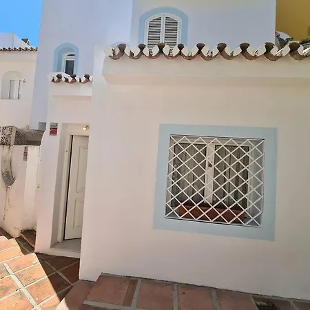 Townhouse In - Walking Distance To Puerto Banus *