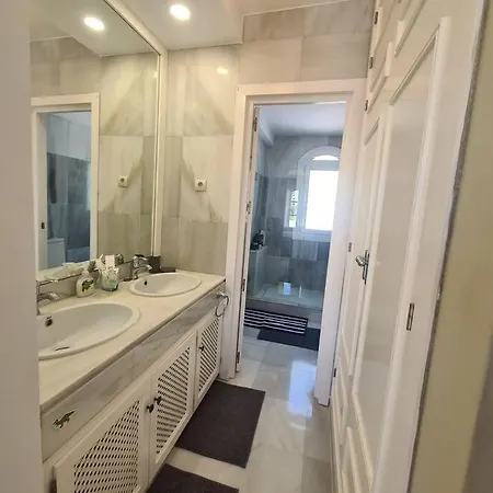 Villa Townhouse In - Walking Distance To Puerto Banus