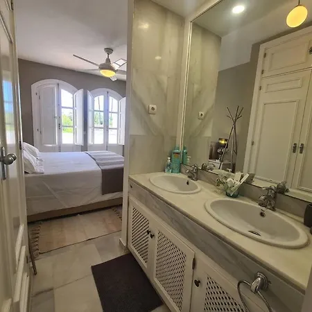 Villa Townhouse In - Walking Distance To Puerto Banus *