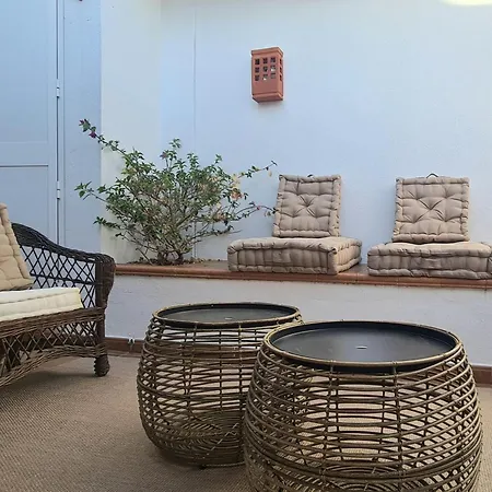 Townhouse In - Walking Distance To Puerto Banus Marbella