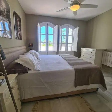 Townhouse In - Walking Distance To Puerto Banus Вилла *