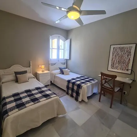 Villa Townhouse In - Walking Distance To Puerto Banus Marbella