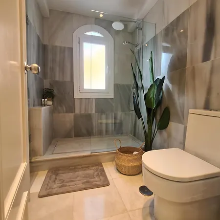 Townhouse In - Walking Distance To Puerto Banus Villa