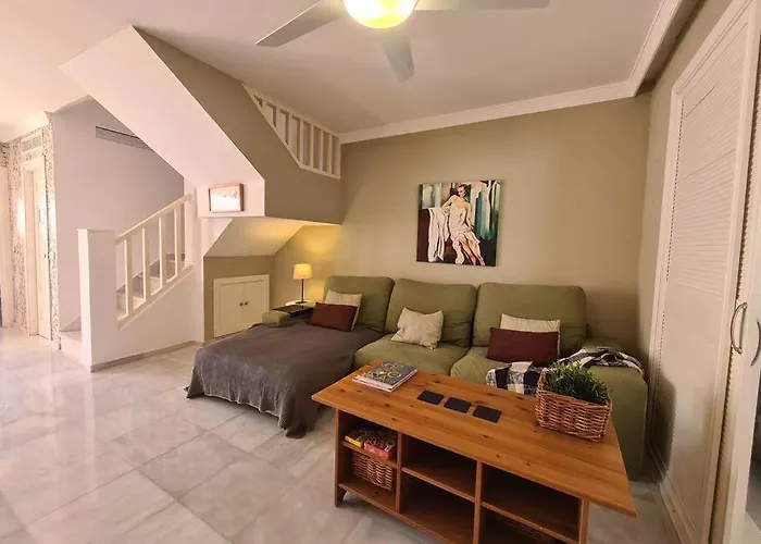Villa Townhouse In - Walking Distance To Puerto Banus Marbella