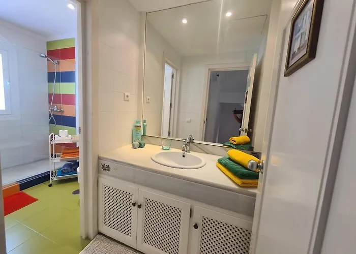 Townhouse In - Walking Distance To Puerto Banus * Marbella