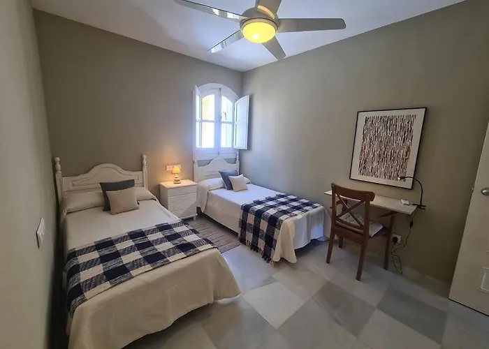 Villa Townhouse In - Walking Distance To Puerto Banus Marbella