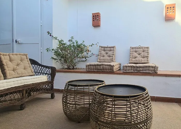 Townhouse In - Walking Distance To Puerto Banus Marbella