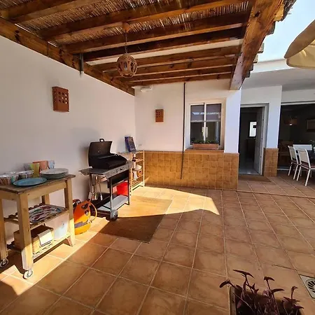 Townhouse In - Walking Distance To Puerto Banus Vila *