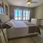 Townhouse In - Walking Distance To Puerto Banus 别墅 *