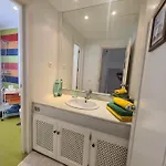Townhouse In - Walking Distance To Puerto Banus * 马尔韦利亚