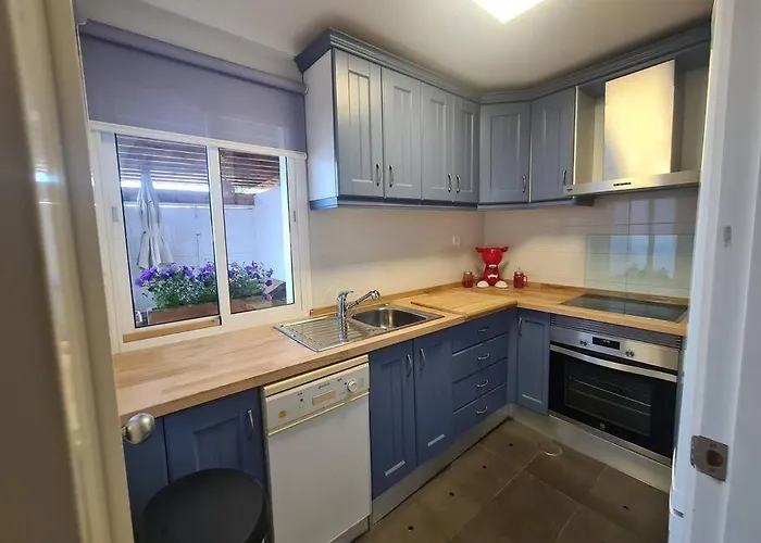 Townhouse In - Walking Distance To Puerto Banus