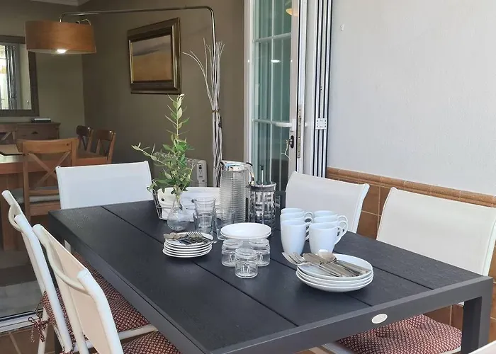 Townhouse In - Walking Distance To Puerto Banus *