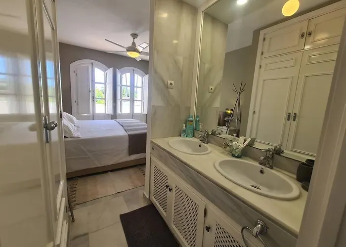 Villa Townhouse In - Walking Distance To Puerto Banus *